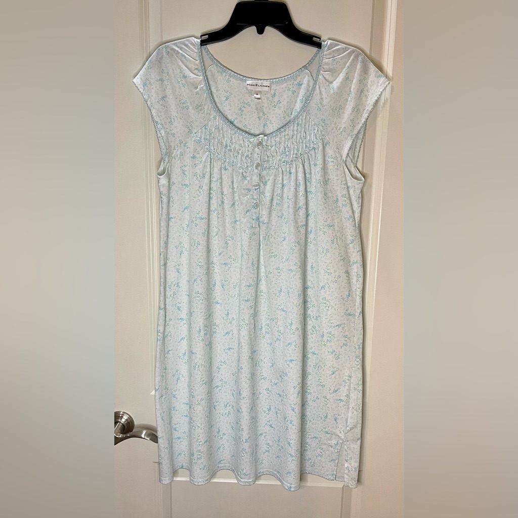 Miss Elaine White & Light Blue Floral Nightgown Cap Sleeve Pintuck Size M